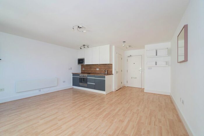 1 Bedroom Flat To Rent In Alencon Link, Basingstoke RG21