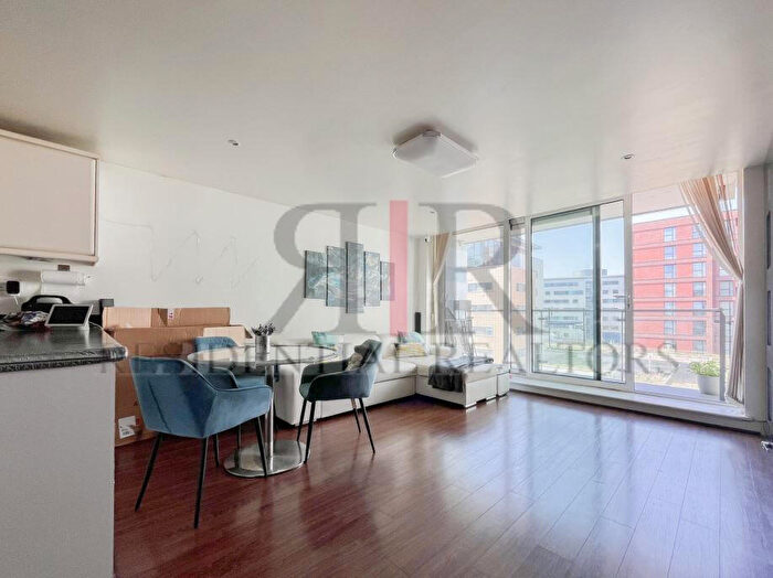 2 Bedroom Flat To Rent In Basin Approach, E16