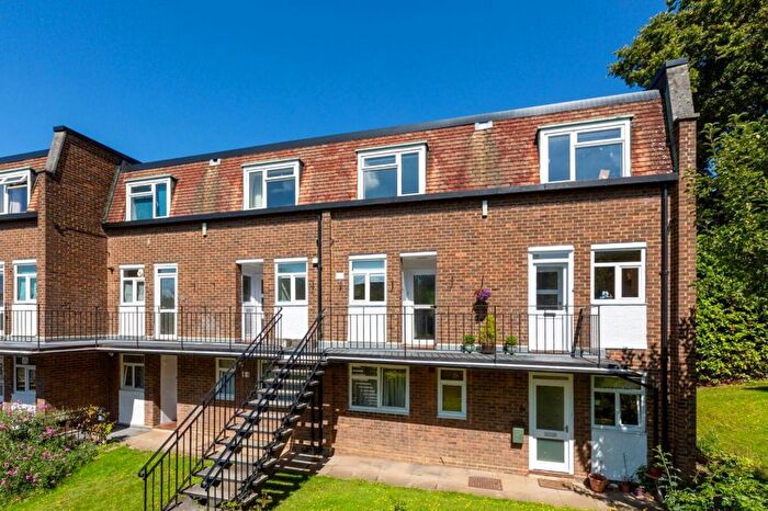 2 Bedroom Flat To Rent In Granville Road, Sevenoaks, TN13