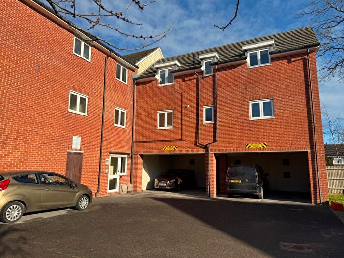 2 Bedroom Flat For Sale In Pavilion Gardens, Blackfield, Southampton, Hampshire, SO45