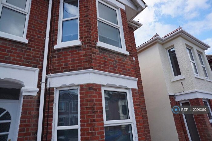 5 Bedroom Semi-Detached House To Rent In Burlington Road, Southampton, SO15