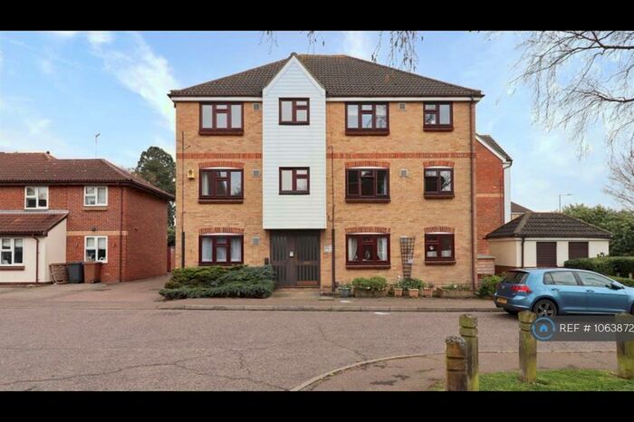 2 Bedroom Flat To Rent In Redmayne Drive, Chelmsford, CM2
