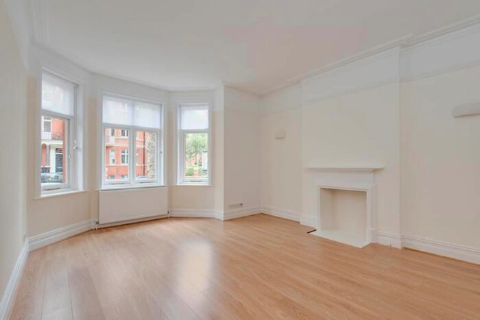4 Bedroom Flat To Rent In Lauderdale Road, Little Venice, W9