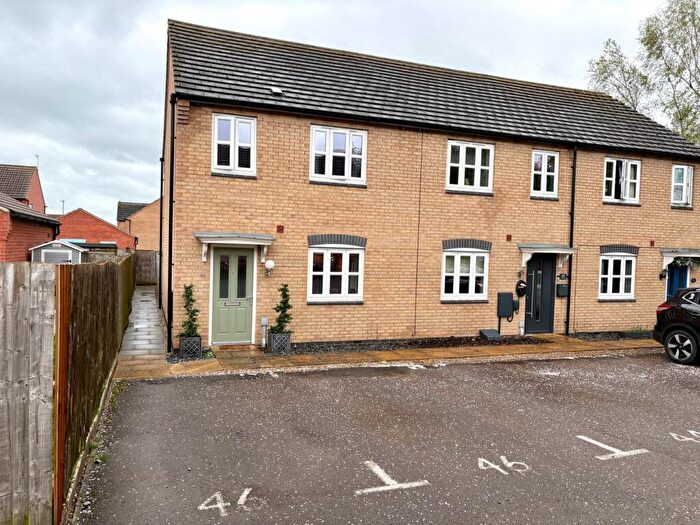 3 Bedroom End Of Terrace House For Sale In Leaders Way, Lutterworth, LE17