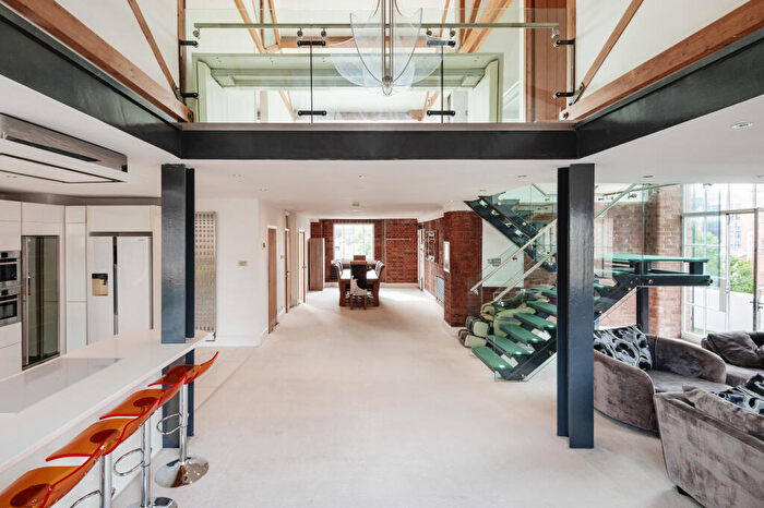 4 Bedroom Apartment To Rent In Patent House, Poplar, E14