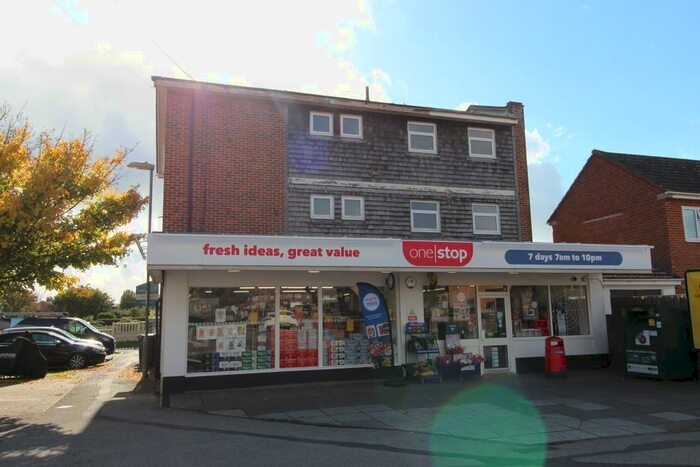 2 Bedroom Flat To Rent In Hunt Road, Christchurch, BH23