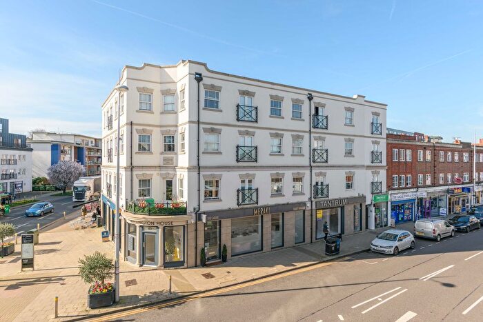 1 Bedroom Flat For Sale In High Street, Walton-On-Thames, KT12