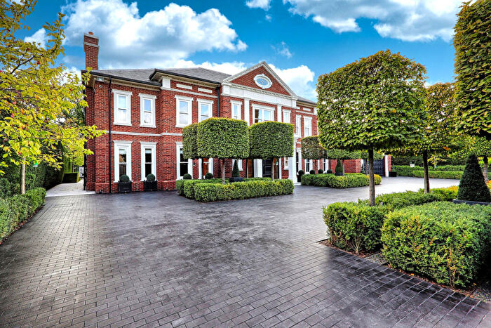 6 Bedroom Detached House For Sale In Sylvan Avenue, Hornchurch, RM11