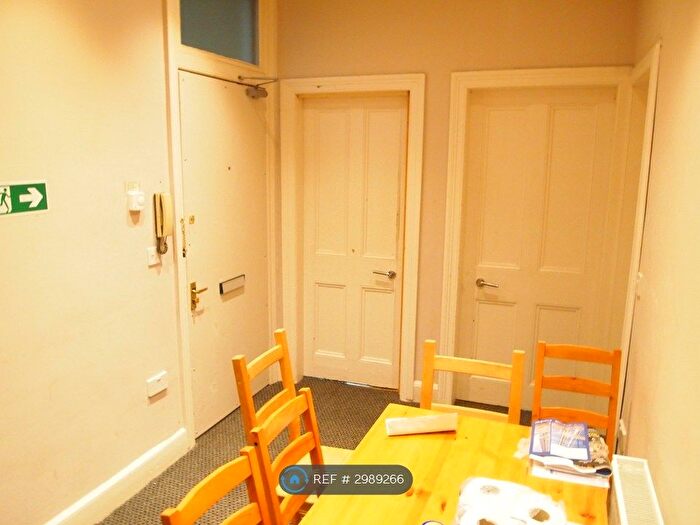 3 Bedroom Flat To Rent In Spottiswoode St, Edinburgh, EH9
