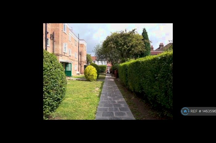 2 Bedroom Flat To Rent In Langham Close, London, N15