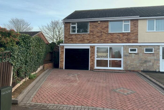 3 Bedroom Semi-Detached House To Rent In Longlands Drive, Amington, Tamworth, Staffordshire, B77