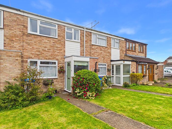 3 Bedroom Terraced House For Sale In Ash Lane, Windsor, Berkshire, SL4