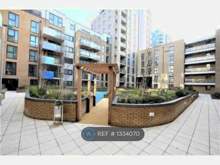 2 Bedroom Flat To Rent In Centenary Heights, London, SE10