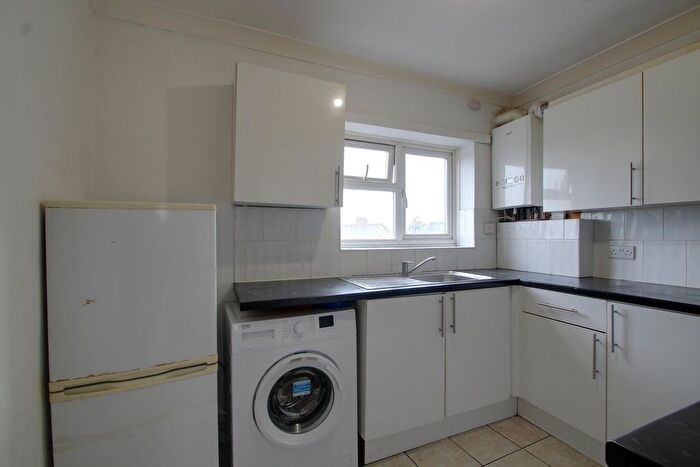 Studio To Rent In Meadfield Road, Slough, SL3
