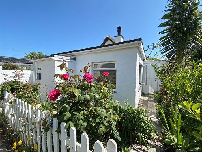 1 Bedroom Semi-detached Bungalow For Sale In Unique Property, St Keverne, TR12