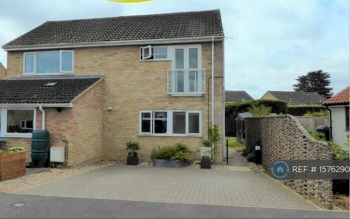 2 Bedroom Semi-Detached House To Rent In Orchard Close, Woodbridge, IP12