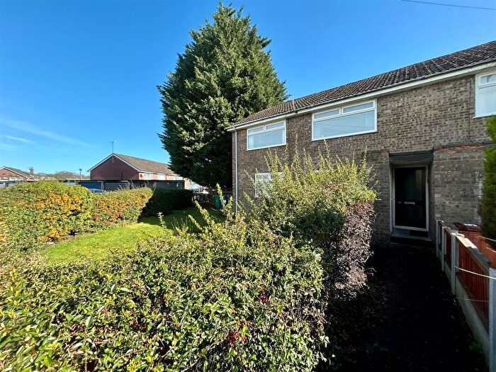 2 Bedroom Maisonette For Sale In Ardmore Walk, Manchester, M22