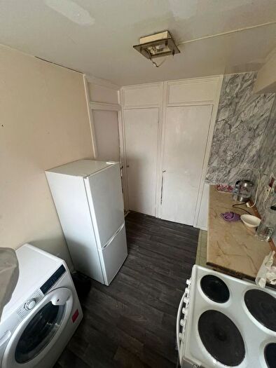 1 Bedroom Flat To Rent In Gurney Close, Barking, IG11