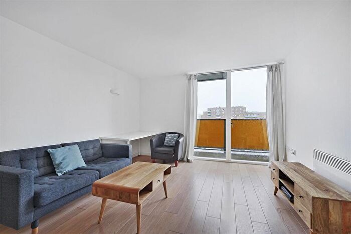 1 Bedroom Flat To Rent In Emerson Apartments, New River Village, Hornsey, N8