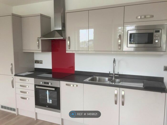 2 Bedroom Flat To Rent In The Posthouse, Gloucester, GL4