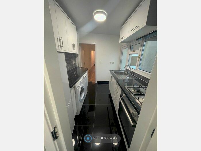 3 Bedroom Terraced House To Rent In Southampton Street, Reading, RG1