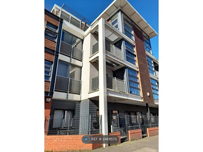 2 Bedroom Flat To Rent In Market Street, Southport, PR8