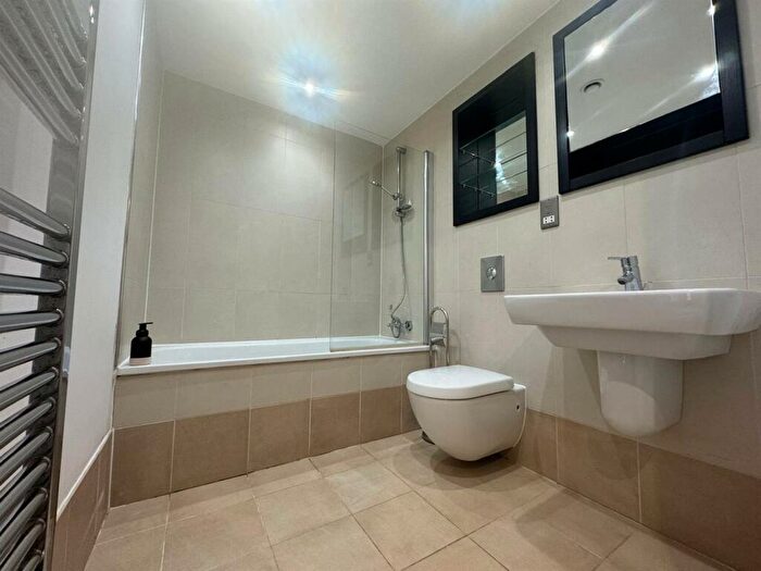 2 Bedroom Apartment To Rent In Mackenzie House, Chadwick Street, Leeds, LS10