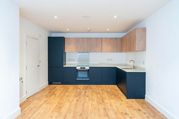 1 Bedroom Apartment For Sale In St Martins Walk, Dorking, RH4