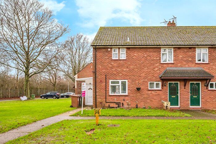 3 Bedroom Semi-Detached House For Sale In Barton Road, Badersfield, Norwich, NR10