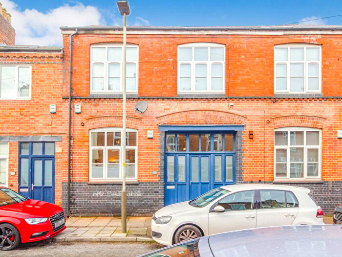 1 Bedroom Flat For Sale In Denmark Road, Leicester, LE2