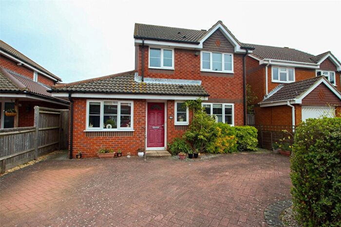 3 Bedroom Detached House For Sale In Astral Gardens, Hamble, Southampton, Hampshire, SO31