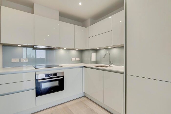 1 Bedroom Apartment For Sale In Carriage House, N4