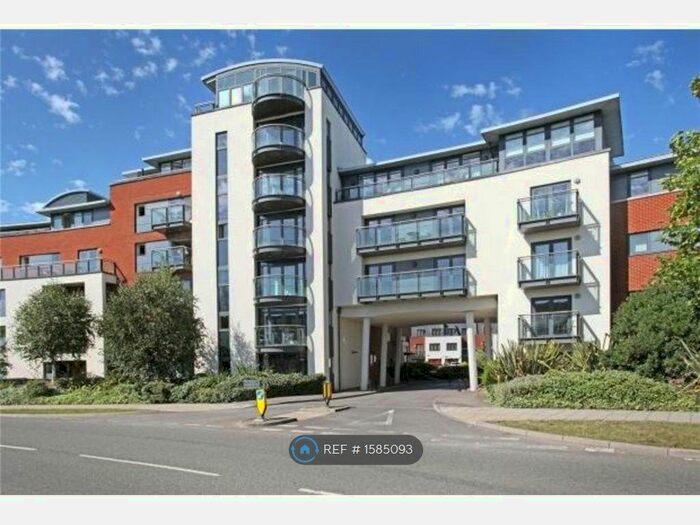 2 Bedroom Flat To Rent In Kings Gate, Horsham, RH12