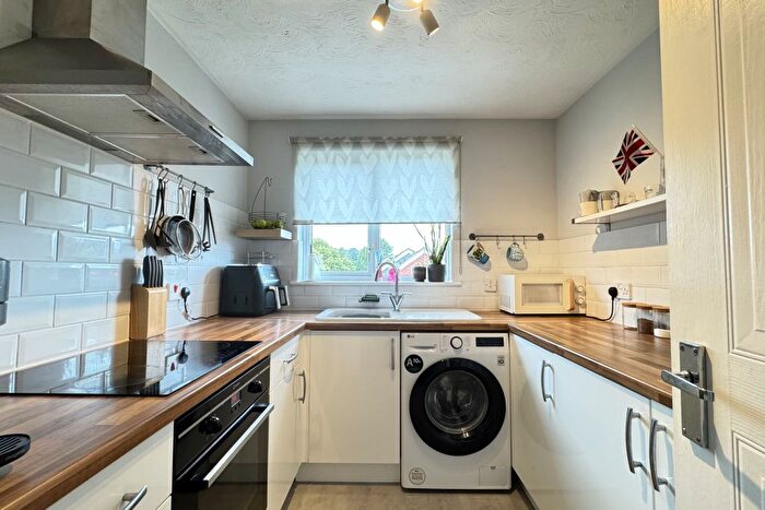 2 Bedroom Flat For Sale In Angelica Way, Whiteley, PO15