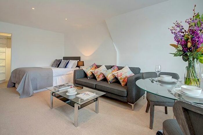 Studio To Rent In Hill Street, Mayfair, W1J