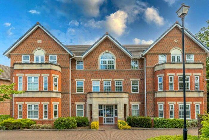 2 Bedroom Flat To Rent In Wokingham Road, Reading, Berkshire, RG6