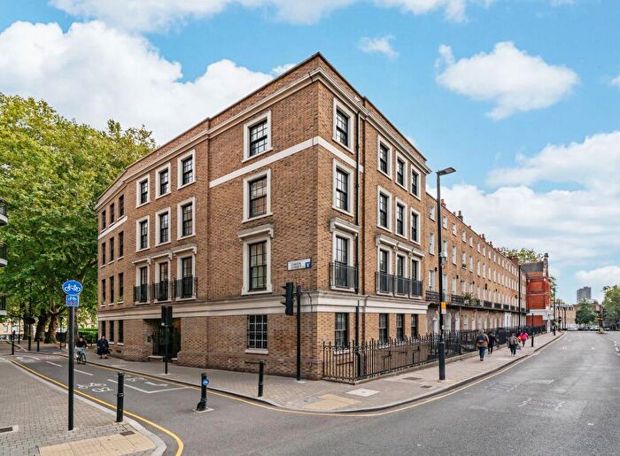 2 Bedroom Apartment To Rent In Owen Street, Angel, EC1V