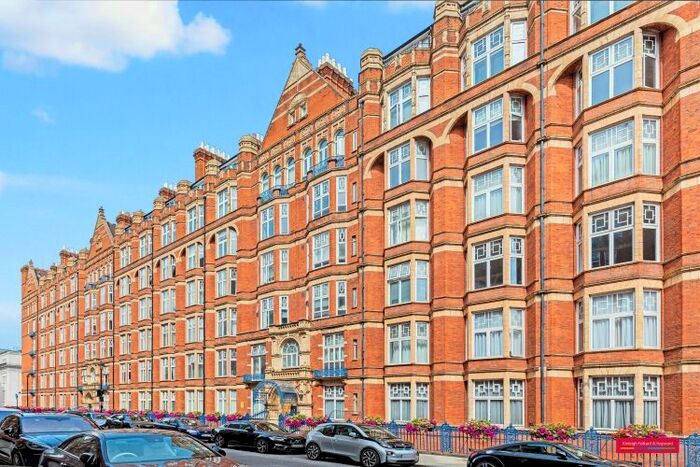 3 Bedroom Flat To Rent In Bickenhall Street, London, W1U