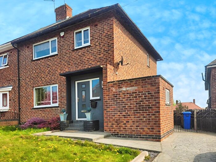 3 Bedroom Semi-Detached House To Rent In Handsworth Grange Drive, Sheffield, South Yorkshire, S13