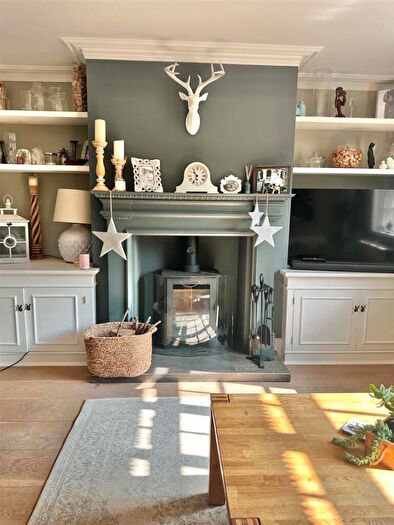 3 Bedroom Semi-Detached House For Sale In The Green, Reaseheath, Cheshire, CW5 - Photo 12