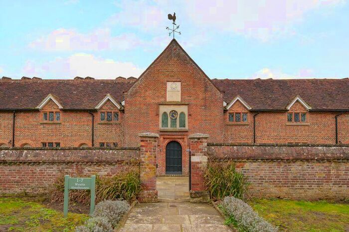 1 Bedroom Apartment To Rent In Wyatts Close, Godalming, GU7