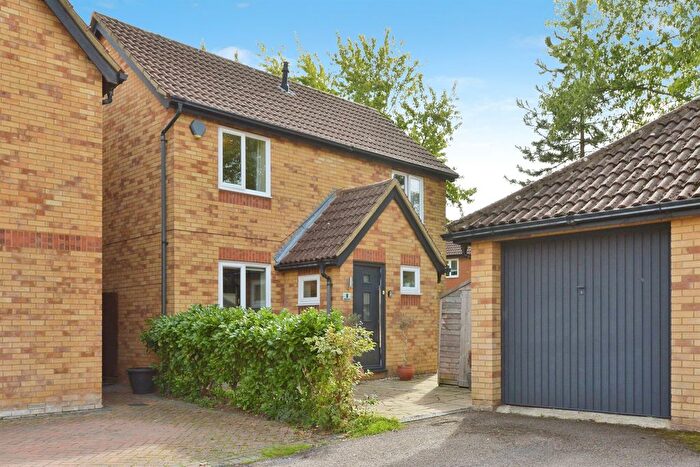 3 Bedroom Detached House For Sale In Morebath Grove, Furzton, Milton Keynes, MK4