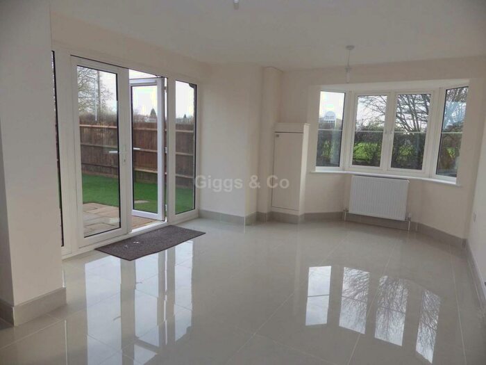 4 Bedroom Detached House To Rent In Hen Brook, St.Neots, PE19