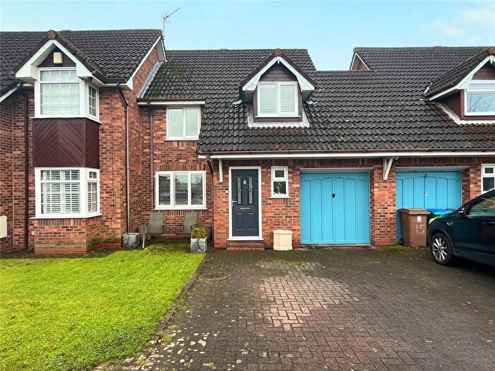 3 Bedroom Town House For Sale In Copthorne Close, Heywood, Greater Manchester, OL10