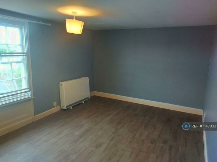 2 Bedroom Flat To Rent In Lowbourne, Melksham, SN12