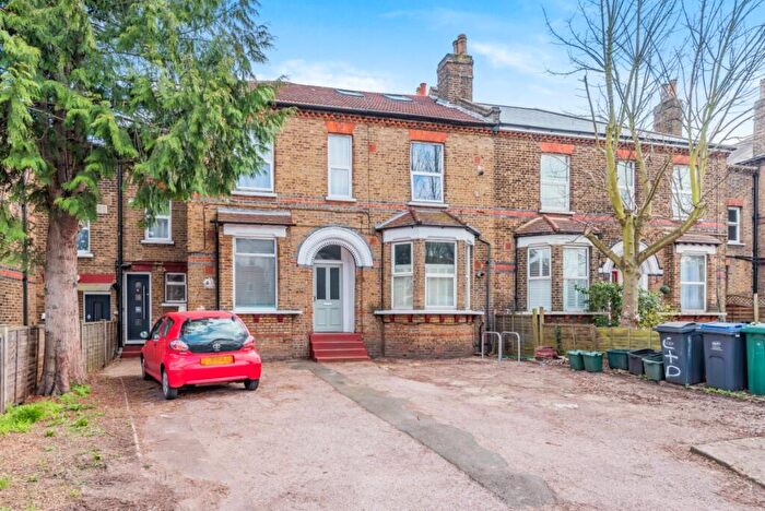 2 Bedroom Flat To Rent In Croydon Road, Penge, SE20