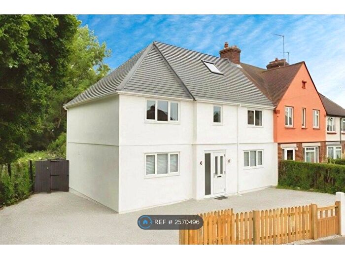 4 Bedroom End Of Terrace House To Rent In South Park Road, Maidstone, ME15