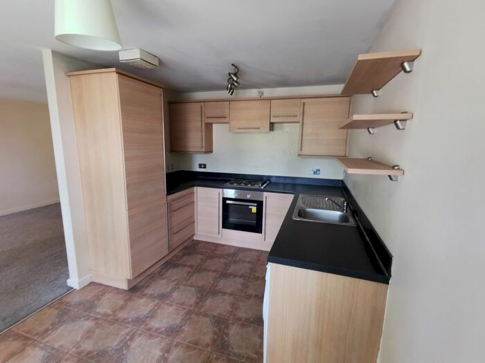 2 Bedroom Flat To Rent In Grangefield Court, Bessacarr, Doncaster, DN4