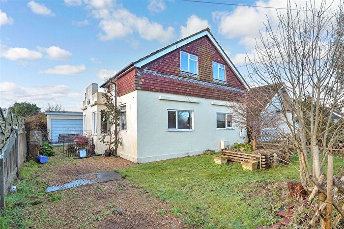 2 Bedroom Chalet For Sale In Dunes Road, Greatstone, Kent, TN28