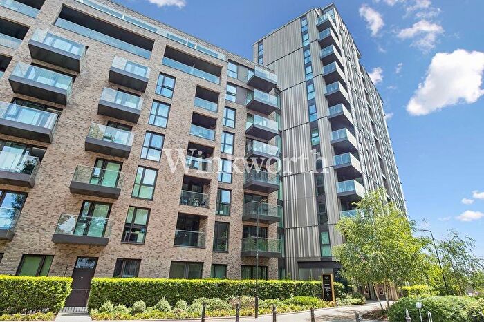 1 Bedroom Apartment To Rent In Hartingtons Court, Coster Avenue, N4